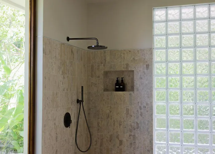 Modern Wellness Retreat Icebath Pool Zen Patio Villa Uluwatu